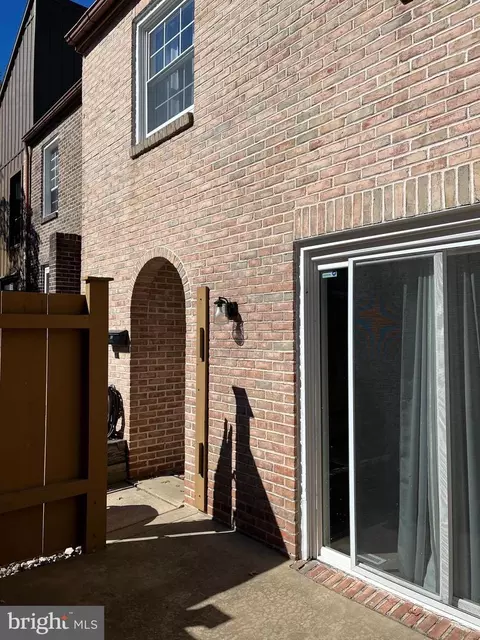 65 Wedge Ln, Reading, PA 19607 photo 2