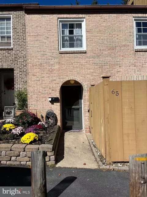 65 Wedge Ln, Reading, PA 19607