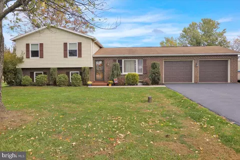 86 Tower Rd, Mohrsville, PA 19541