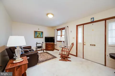 Entry Way - 1355 Liggett Ave, Reading, PA 19607 photo 2 of 3