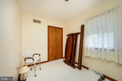 Bedroom - 1355 Liggett Ave, Reading, PA 19607 photo 8 of 9