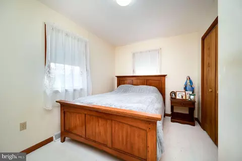 Bedroom - 1355 Liggett Ave, Reading, PA 19607 photo 6 of 9