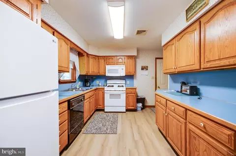 Kitchen - 1355 Liggett Ave, Reading, PA 19607 photo 7 of 7