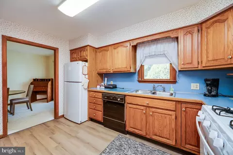 Kitchen - 1355 Liggett Ave, Reading, PA 19607 photo 2 of 7