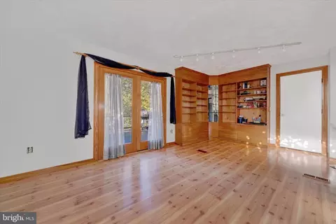 Living - 4690 Pheasant Run, Reading, PA 19606 photo 1 of 2