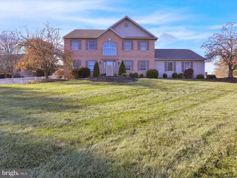 11 Fairway Dr, Bernville, PA 19506