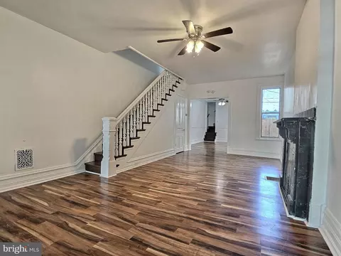 Living - 122 W Oley St, Reading, PA 19601 photo 2 of 15