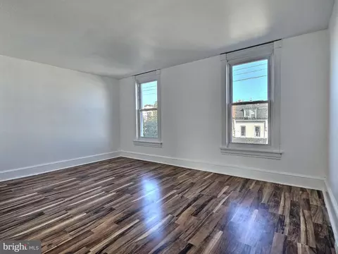 Living - 122 W Oley St, Reading, PA 19601 photo 15 of 15