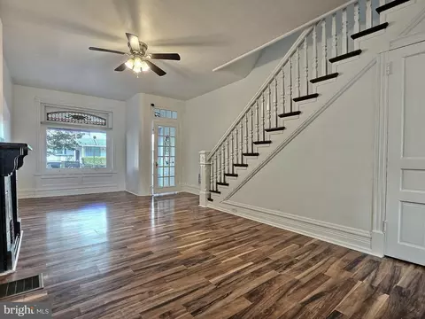 Living - 122 W Oley St, Reading, PA 19601 photo 6 of 15
