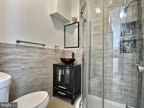 Bath - 122 W Oley St, Reading, PA 19601 photo 1 of 5