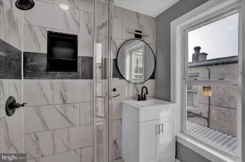 Bath - 1016 Oley St, Reading, PA 19604 photo 2 of 3