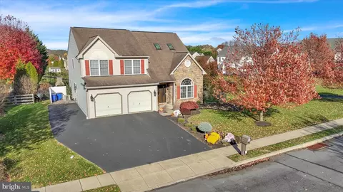 35 Pacific Ave, Sinking Spring, PA 19608