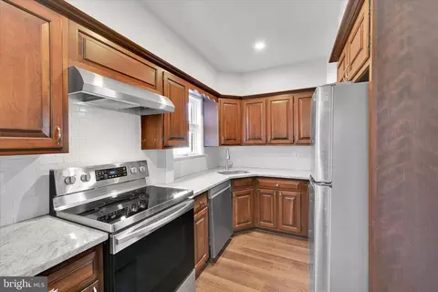 Kitchen - 27 Pennsylvania Ave, Shillington, PA 19607 photo 2 of 3