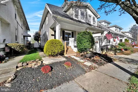 27 Pennsylvania Ave, Shillington, PA 19607