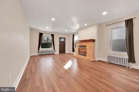 Living - 27 Pennsylvania Ave, Shillington, PA 19607 photo 2 of 4