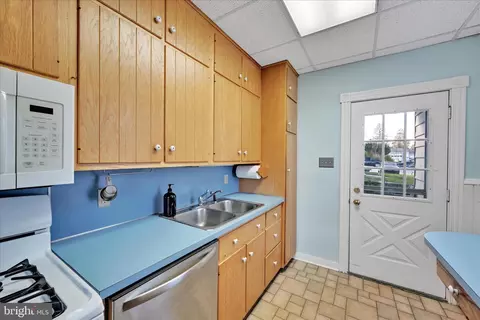 Kitchen - 120 S Miller St, Reading, PA 19607 photo 2 of 3