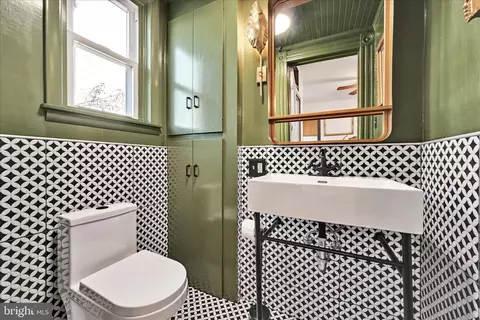 Bath - 120 S Miller St, Reading, PA 19607 photo 1 of 2
