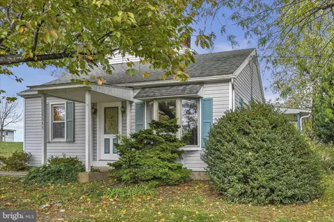 1645 Fairview Dr, Leesport, PA 19533