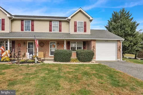 1028 Weisstown Rd, Boyertown, PA 19512
