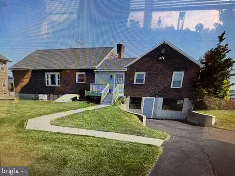 144 S Centre Ave, Leesport, PA 19533