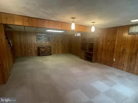 Living - 91 Dogwood Ln, Reading, PA 19607 photo 6 of 6