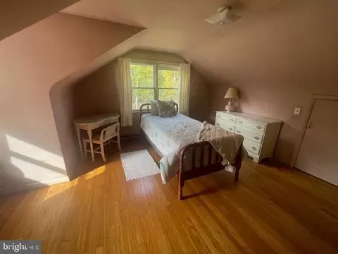 Bedroom - 91 Dogwood Ln, Reading, PA 19607 photo 9 of 12