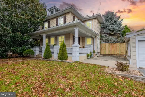 Exterior - 13 E Summit St, Mohnton, PA 19540 photo 1 of 5