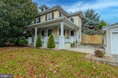 Exterior - 13 E Summit St, Mohnton, PA 19540 photo 2 of 5