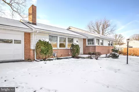 Exterior - 163 Thomas Pl, Reading, PA 19608 photo 4 of 6