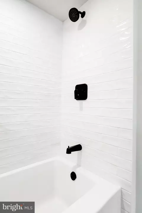 Bath - 163 Thomas Pl, Reading, PA 19608 photo 3 of 4
