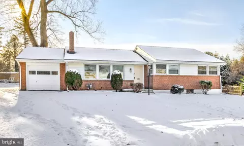 Exterior - 163 Thomas Pl, Reading, PA 19608 photo 2 of 6