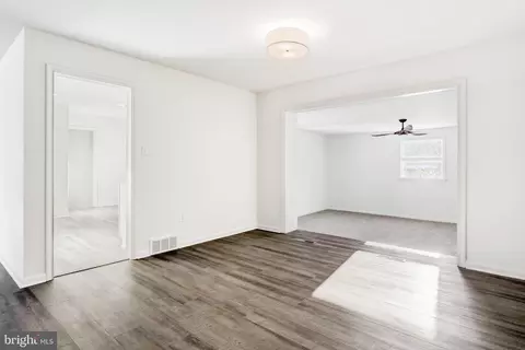 Living - 163 Thomas Pl, Reading, PA 19608 photo 5 of 8