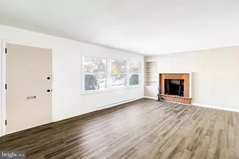 Living - 163 Thomas Pl, Reading, PA 19608 photo 1 of 8