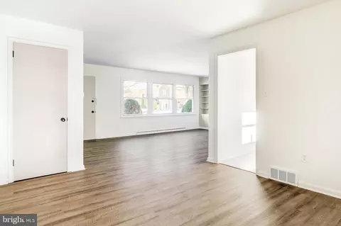 Living - 163 Thomas Pl, Reading, PA 19608 photo 6 of 8