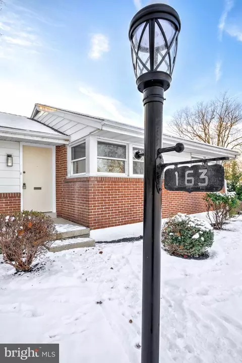 Exterior - 163 Thomas Pl, Reading, PA 19608 photo 5 of 6