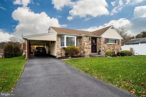 513 Frontier Ave, Reading, PA 19601 photo 3