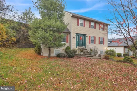 Exterior - 1189 Cedar Top Rd, Reading, PA 19607 photo 3 of 5