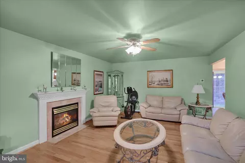 Living - 1189 Cedar Top Rd, Reading, PA 19607 photo 1 of 3