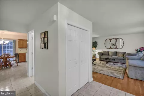 Entry Way - 1189 Cedar Top Rd, Reading, PA 19607 photo 3 of 5