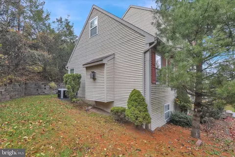 Exterior - 1189 Cedar Top Rd, Reading, PA 19607 photo 4 of 5