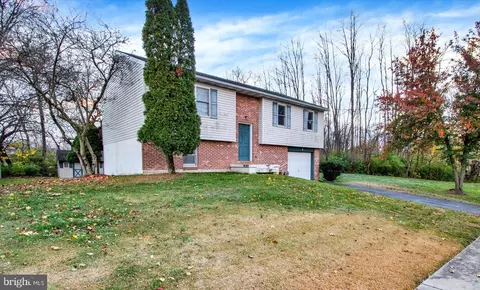 618 William Penn Blvd, Womelsdorf, PA 19567
