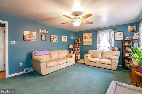 Living - 42 Adams St, Reading, PA 19608 photo 1 of 1