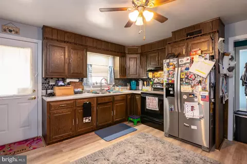 Entry Way - 42 Adams St, Reading, PA 19608 photo 3 of 3