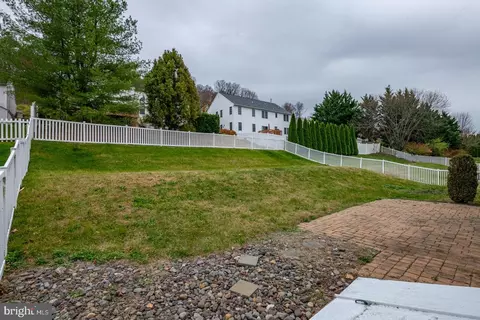908 Kate Dr, Reading, PA 19608 photo 5