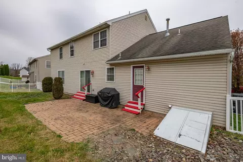 908 Kate Dr, Reading, PA 19608 photo 6
