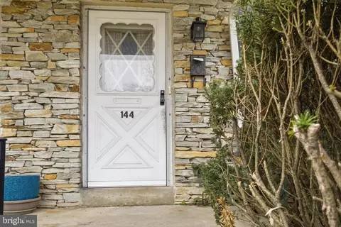144 W Gaul St, Wernersville, PA 19565