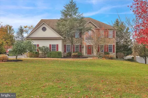 144 Robby Dr, Leesport, PA 19533