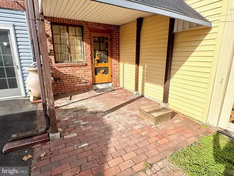 Exterior - 331 Sunset Rd, Reading, PA 19611 photo 6 of 7