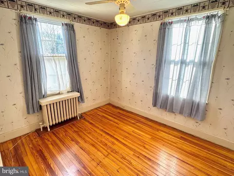 Bedroom - 331 Sunset Rd, Reading, PA 19611 photo 2 of 5