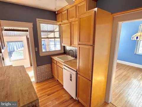 Kitchen - 331 Sunset Rd, Reading, PA 19611 photo 2 of 3